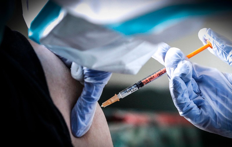 Aproape 40.000 de persoane, imunizate în ultimele 24 de ore. Valeriu Gheorghiță: „Miercuri va fi vaccinată persoana cu numărul un milion”