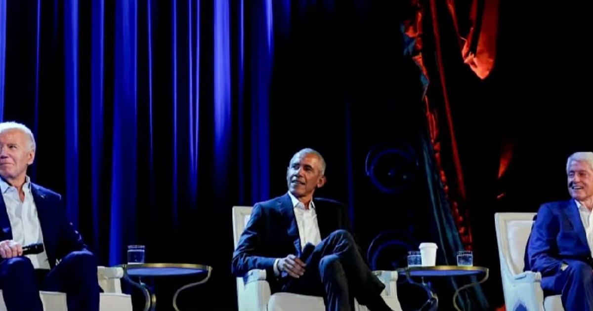 Biden (stânga), Obama (centru) și Clinton în cadrul evenimentului de strângere de fonduri Captură YouTube