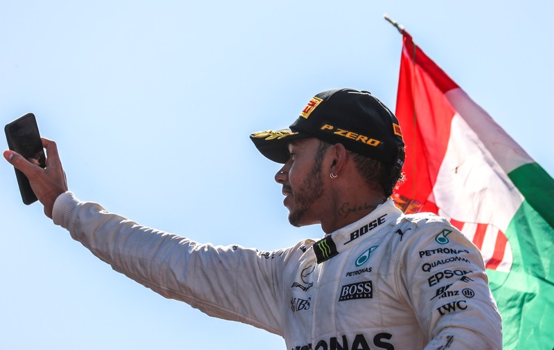 Lewis Hamilton a câștigat la Monza și a redevenit lider în clasamentul piloților