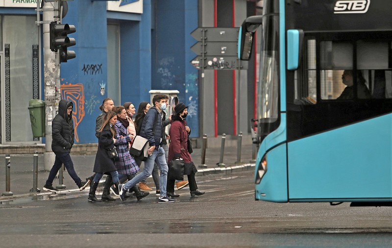 Rata de infectare cu COVID în București, în ușoară scădere, pentru a doua zi la rând