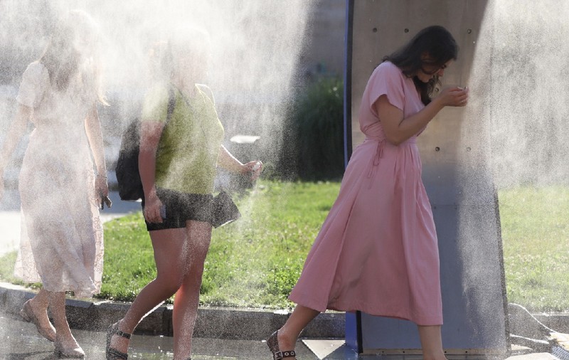 Cod roșu de caniculă pentru trei județe din România: temperaturi de 40 de grade la umbră. Prognoza ANM pentru 1-5 august