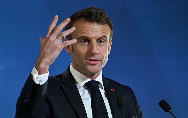 Emmanuel Macron a cerut industriei militare franceze să treacă la „modul de economie de război”