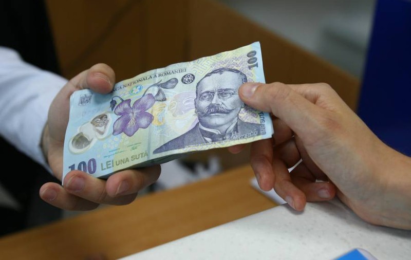 Copiii şi alte persoane care au plătiit contribuţia la sănătate nejustificat își primesc banii înapoi