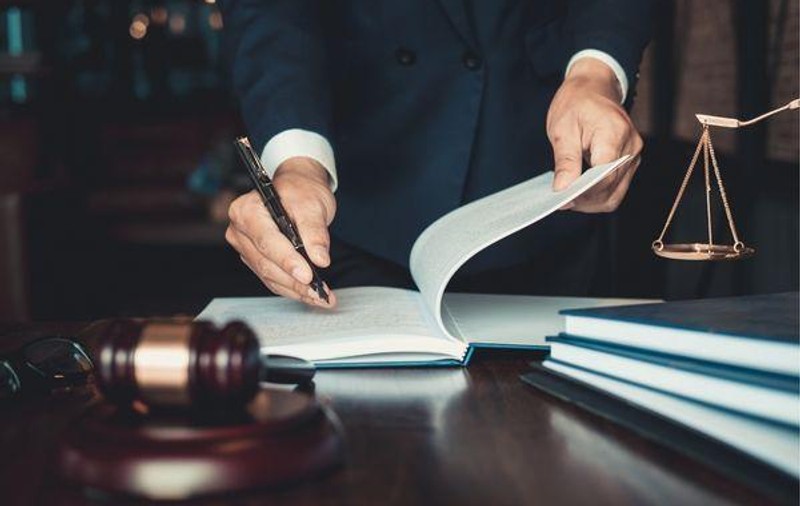 Cum alegi un avocat bun în București