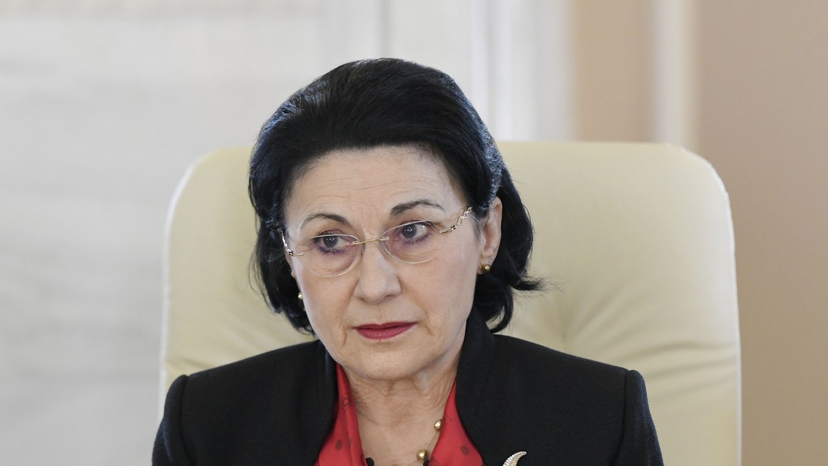 Ecaterina Andronescu a pierdut alegerile pentru șefia Senatului Politehnicii București. Tudor Prisecaru, noul președinte
