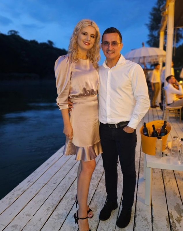 Marian Drăgulescu s-a căsătorit civil cu Simona Carmen. Mireasa n-a purtat o rochie albă: „Ziua nunții”