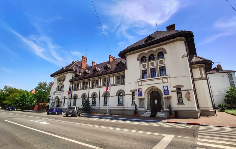 Mai mulți angajați ai Primăriei Târgu Jiu s-au autosuspendat, după ce primarul a decis să folosească un etilotest „dacă avem suspiciuni”