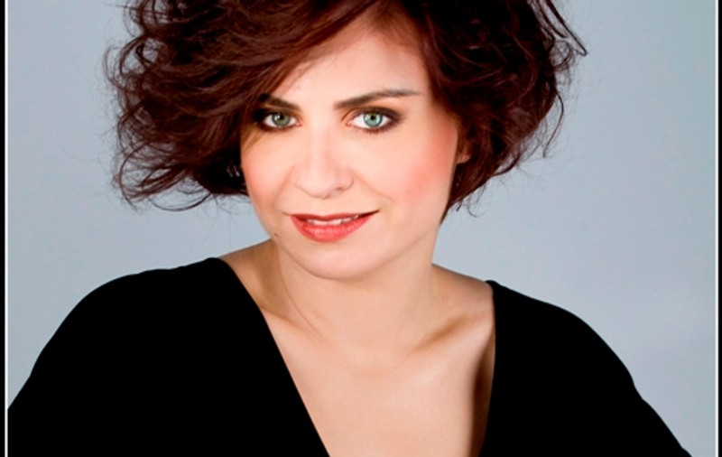 Adina Buzatu a pus ochii pe un licean
