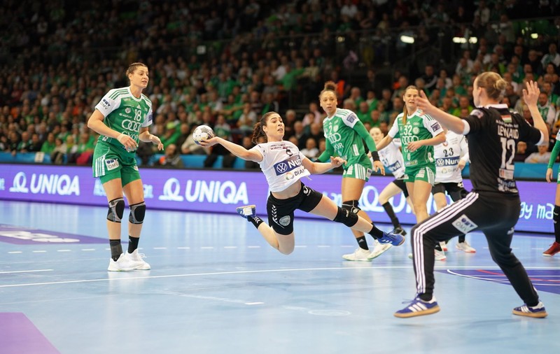 SCM Rm. Vâlcea a pierdut la Gyor, în Liga Campionilor la handbal feminin, dar s-a calificat în sferturi și va juca cu Metz
