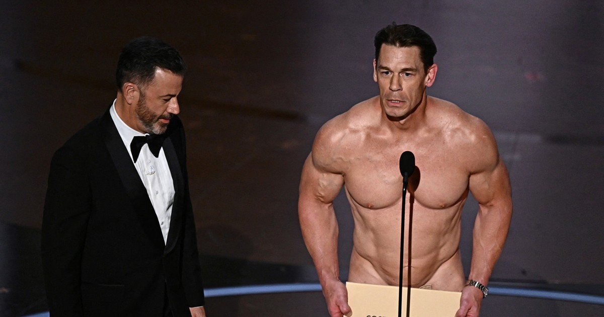 John Cena - dezbrăcat la premiile Oscar 2024