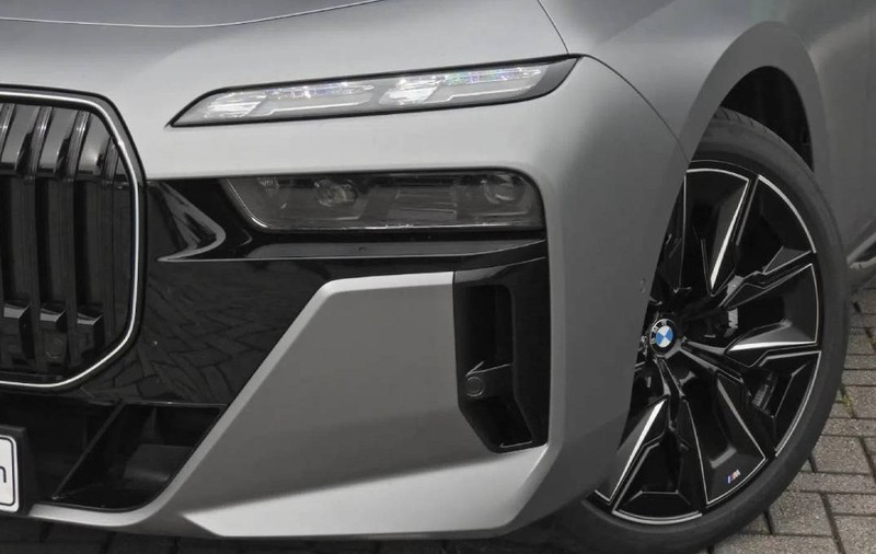 Un BMW rar cumpărat nou în martie 2026 cu 208.570 de euro se vinde după 6.863 de kilometri rulați cu 134.950 de euro. Sursă foto: marktplaats.nl