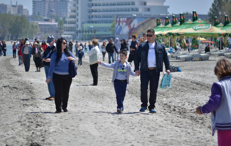 1 MAI 2014. Ce URĂRI care pot fi trimise prin SMS de Ziua Internaţională a Muncii