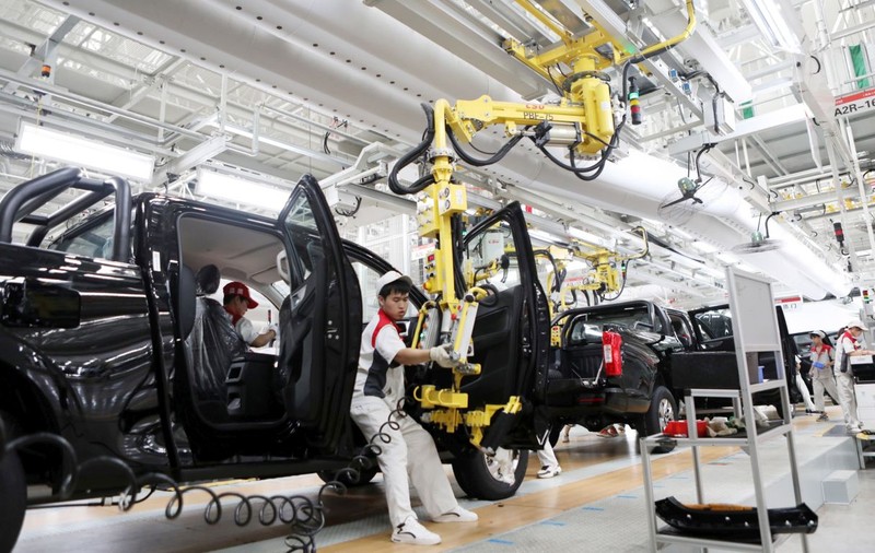 Zvonuri privind un gigant auto chinez care va produce anual 300.000 de mașini în România. Ministrul Economiei: „Bârfă!”