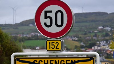 Traffic,Sign,At,The,Entrance,To,The,Schengen,Area
