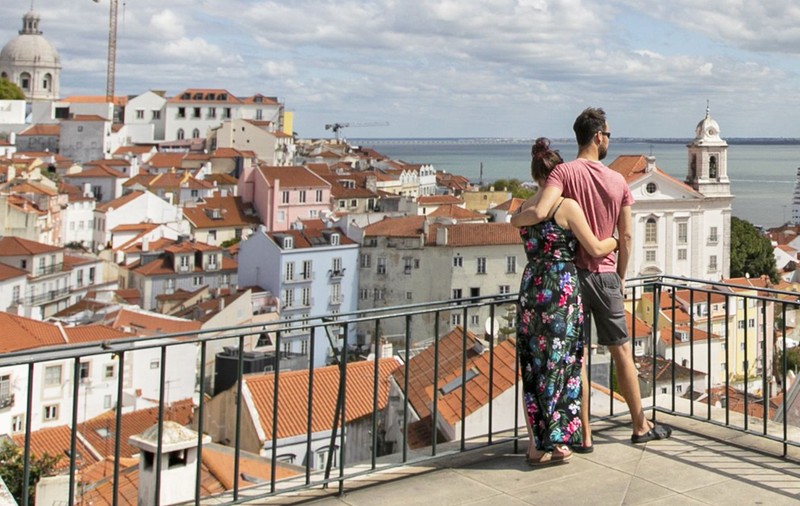 Primăria Lisabonei vrea să readucă familiile tinere în centru pentru ca toți cei care au investit în apartamente să nu piardă banii și ca să repopuleze zona istorică