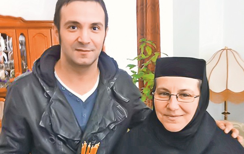 Daniel Buzdugan are o verişoară stareţă!