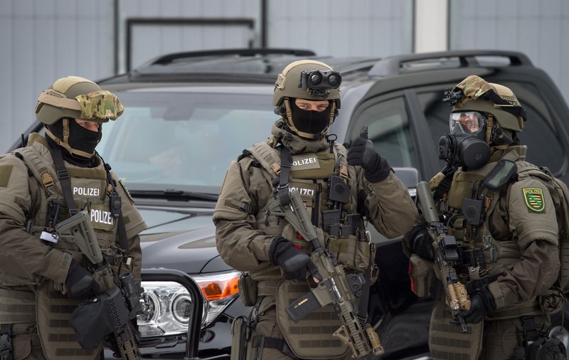 „Osama germanul”, un fost membru ISIS suspectat că plănuia un atentat terorist, a fost arestat la Duisburg. Ce intenționa să facă