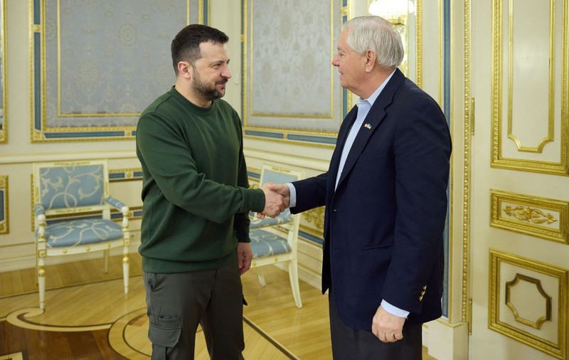 Un senator din tabăra lui Donald Trump avertizează Rusia cu sancțiuni „infernale”