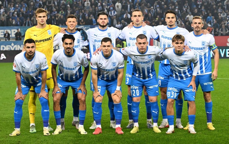 Cine transmite meciul Rapid Viena - Universitatea Craiova la TV în România. Partida din Conference League se vede pe două posturi