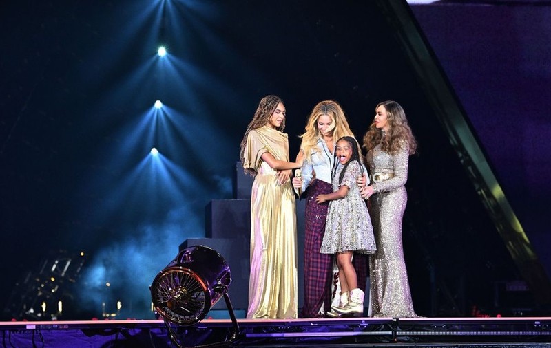Rumi, fiica mai mică a lui Beyonce, apariție rară alături de artistă. Pe ce scenă a urcat micuța
