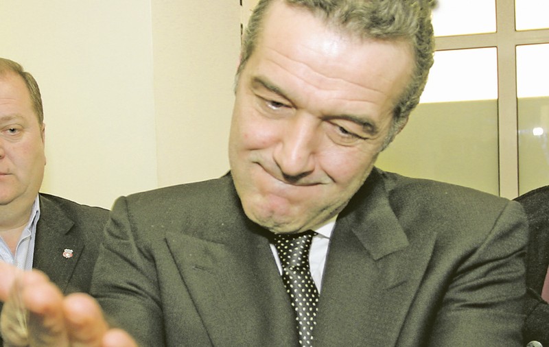 Ratarea calificării în primăvara europeană l-a determinat pe Gigi Becali să taie în carne vie: Cad 5 «stele»