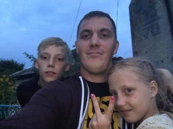Oleksii, alături de copiii lui