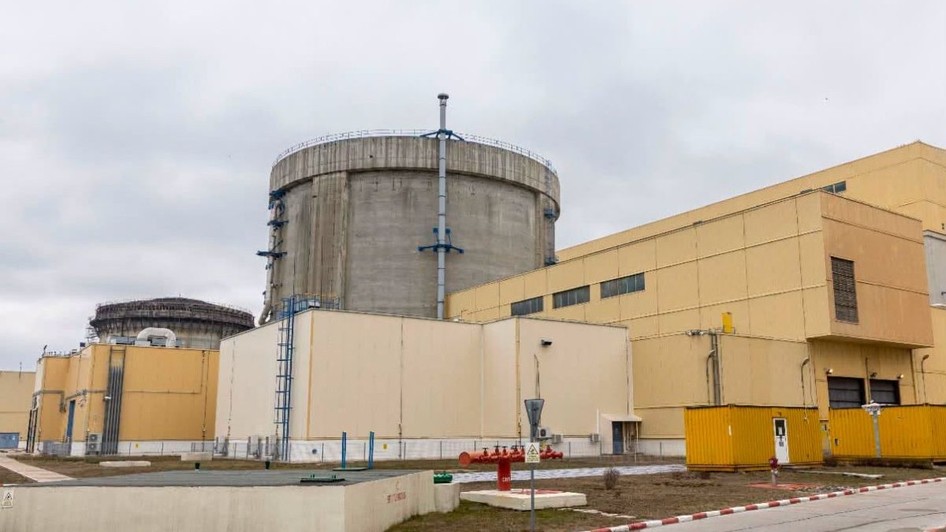Nuclearelectrica a oprit reactoarele 1 și 2 de la CNE Cernavodă din cauza scăderii drastice a nivelului Dunării. Foto: Facebook / Nuclearelectrica