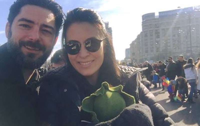 Dan Bordeianu a mutat protestul pe scena teatrului: „Nu ies în stradă pentru ordonanță. Nesimțirea grotească mă face să ies, nu Iohannis, nu opoziția!”