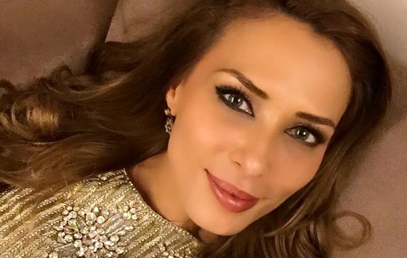 Ce răsfăţată e Iulia Vântur în India! Cum a fost fotografiată la un salon de înfrumuseţare