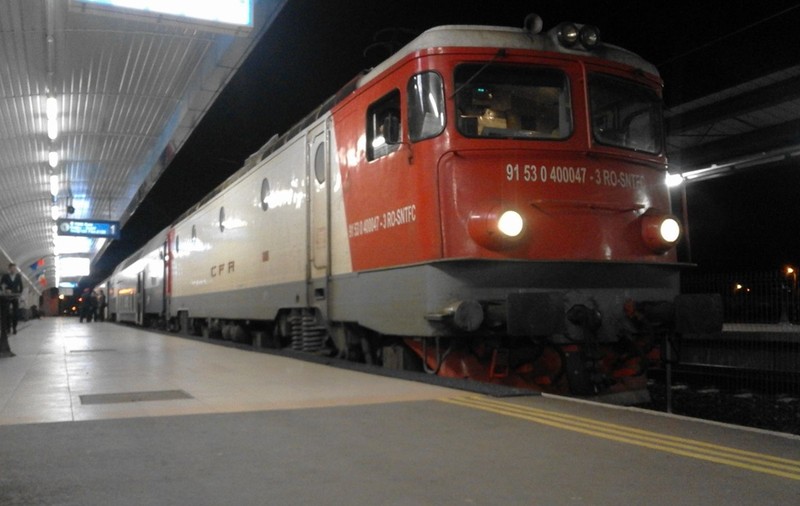 Un copil s-a electrocutat în Gara Brăila, după ce s-a urcat pe un vagon pentru a se juca