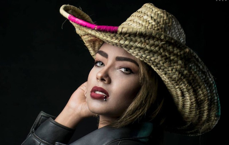 Un fotomodel a fost arestat de rebelii din Yemen după ce a pozat fără hijab