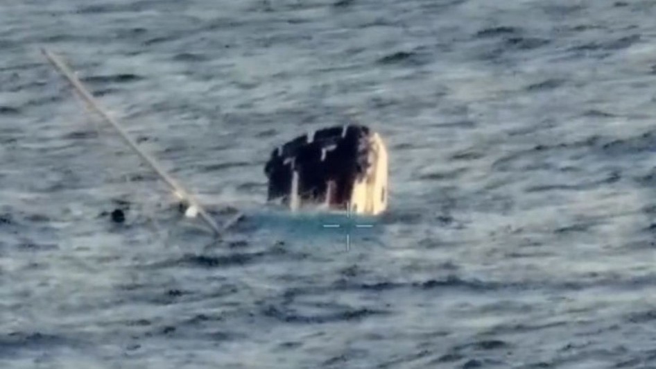Un iaht cu patru oameni la bord s-a scufundat după ce a fost atacat de un cașalot, în mijlocul Oceanului Pacific. Sursă foto: Captură ecran X/ @ExxAlerts