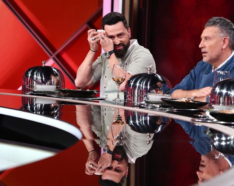 Întâlnire emoționantă între chef Orlando Zaharia și mentorul său, în bucătăria Chefi la cuțite. „A fost copilul meu de suflet cel bun”