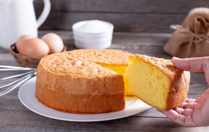Care este diferenţa dintre chec şi pandişpan