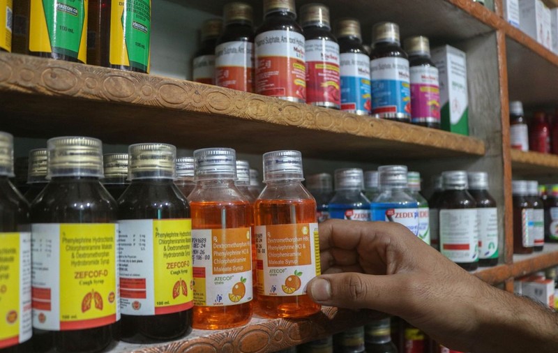 Cel puțin 21 de copii au murit după ce au băut un sirop de tuse toxic, în India. OMS vrea să știe dacă medicamentul a fost exportat