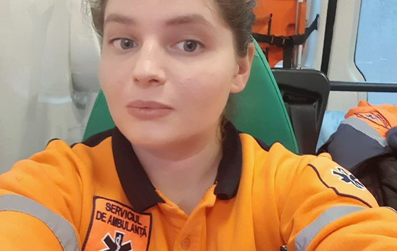 Mesajul unei tinere voluntar la Ambulanță a creat reacții uimitoare în mediul virtual. O cheamă Ioana și le-a închis gura tuturor. "Faci și tu ceva bani?"