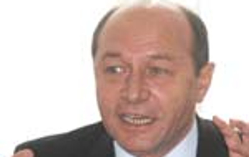 Basescu a pornit ieri referendumul