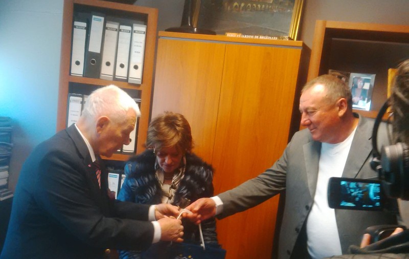 Gigi cu valiza, foștii mari steliști - cu punguța! Bumbescu, Bărbulescu și Radu II le-au dus daruri belgienilor