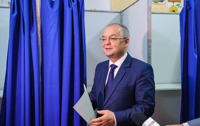 Sebastian Lăzăroiu, ipoteză pentru alegerile din 2024: „Sunt șanse mari să fie Emil Boc președinte”