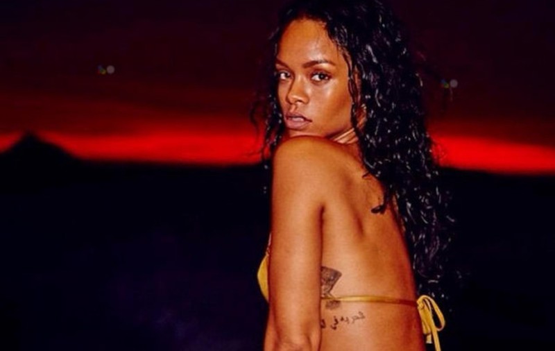 Ce sâni obraznici! Uite cum a pozat Rihanna în Vogue!