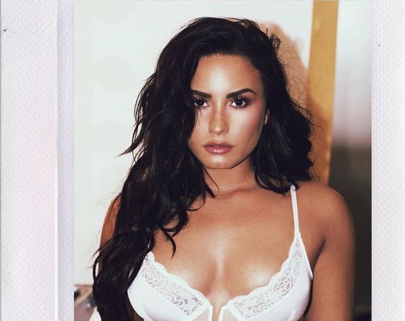 FOTO| Cum arată Demi Lovato după ce a ieșit de la dezintoxicare. S-a îngrășat așa de mult încât este greu de recunoscut