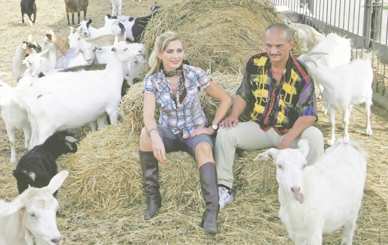 Fermierii ies la peţit