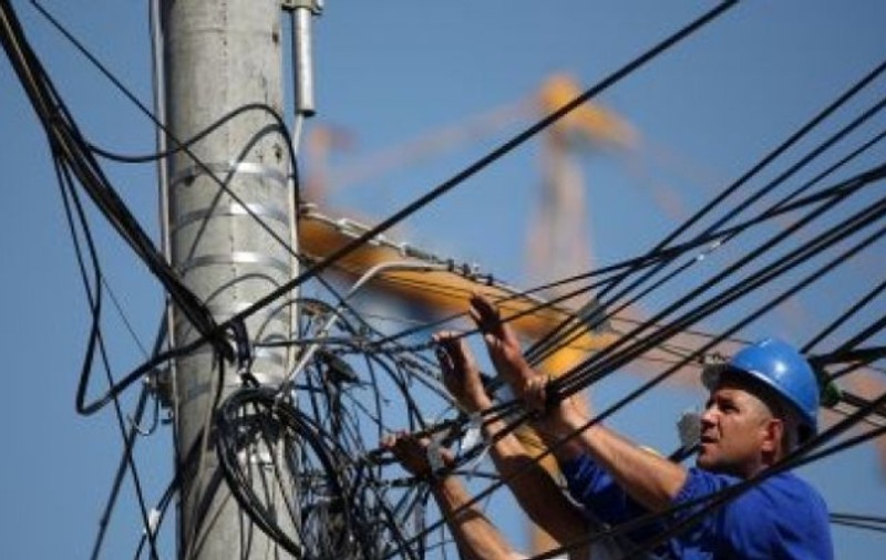 Ministru italian: Preţurile la electricitate ar urma să crească cu 40% în următorul trimestru. Autorităţile vor să revizuiască modul de calcul al facturilor