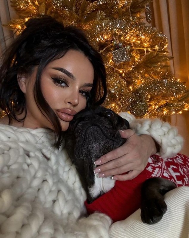 Imaginea postată de Claudia Iosif pe Instagram, de Crăciun. Fanii au crezut că s-a împăcat cu Dorian Popa