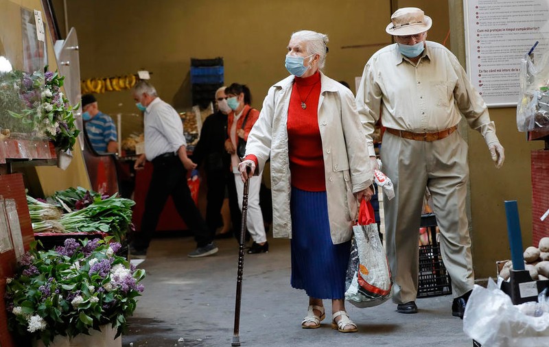 București are peste 700 de cazuri noi de coronavirus în ultimele 24 de ore. Cea mai mare rată de infectare este în Constanța