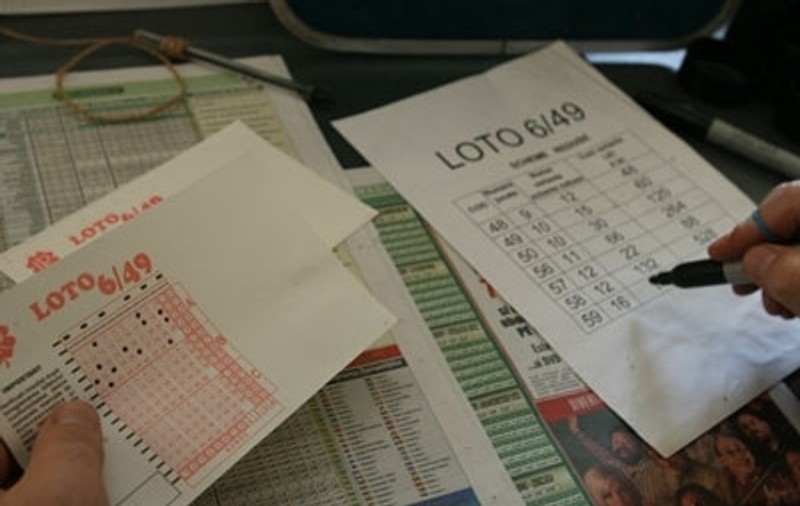 Premiu de 4,8 milioane de euro la tragerea Loto 6/49 de duminică