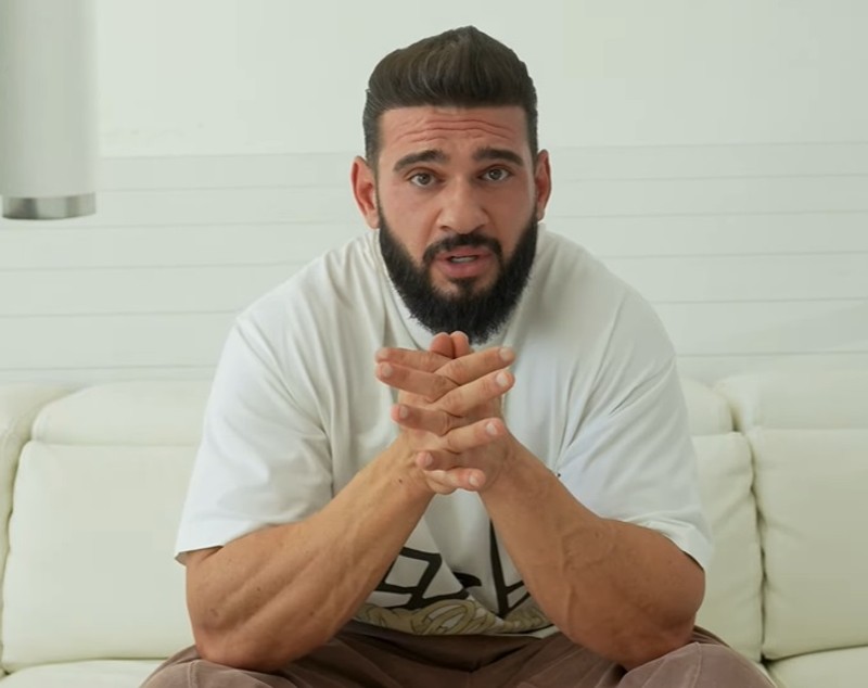 Dorian Popa explică de ce era în halat la volan, când a fost oprit de polițiști: „Ieșisem din duș, nici nu m-am uscat pe păr”