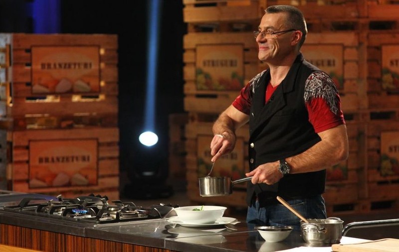 PREMIERĂ LA MasterChef! CE A FĂCUT Chef Florin Dumitrescu pentru UN CONCURENT