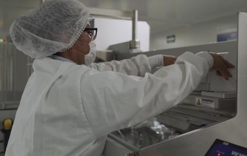 O companie mexicană testează capacitatea de producţie a unui vaccin propriu anti-COVID