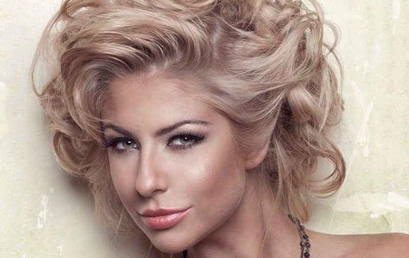 Andrea Teodorova, ex Sahara, revine cu o super schimbare de LOOK! IMAGINI ÎN PREMIERĂ de la making of-ul noului clip| VIDEO